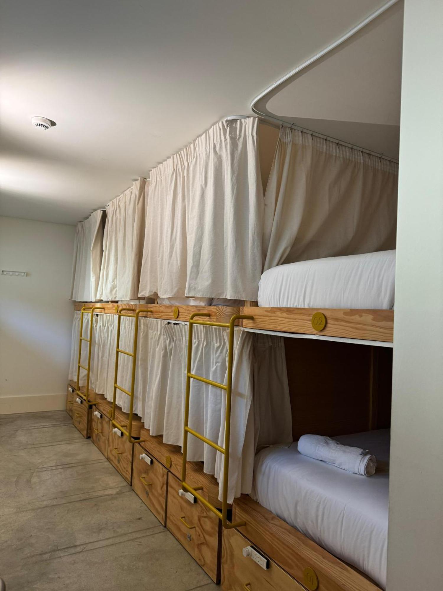 Surf & Sea Suites Пареде Екстериор снимка